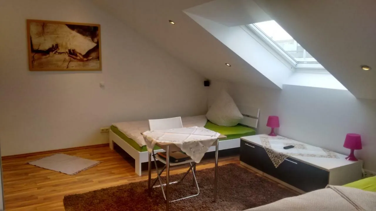 FerienwohnungVIP MUNICH ALBATROS DE LUXE Kirchheim bei Muenchen Apartment