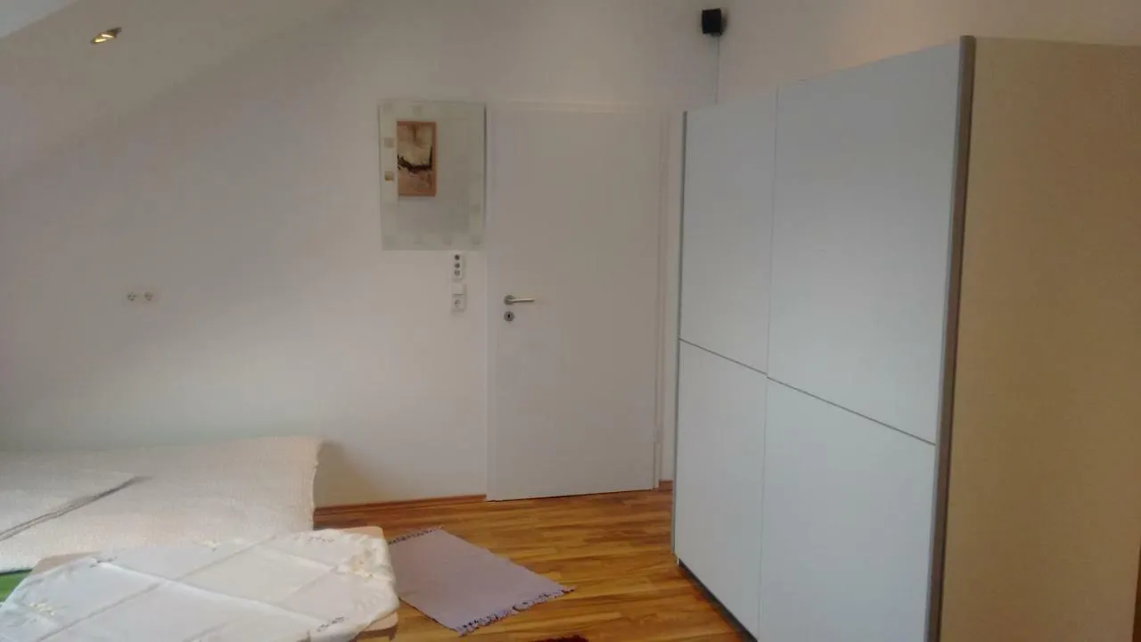 FerienwohnungVIP MUNICH ALBATROS DE LUXE Kirchheim bei Muenchen Deutschland